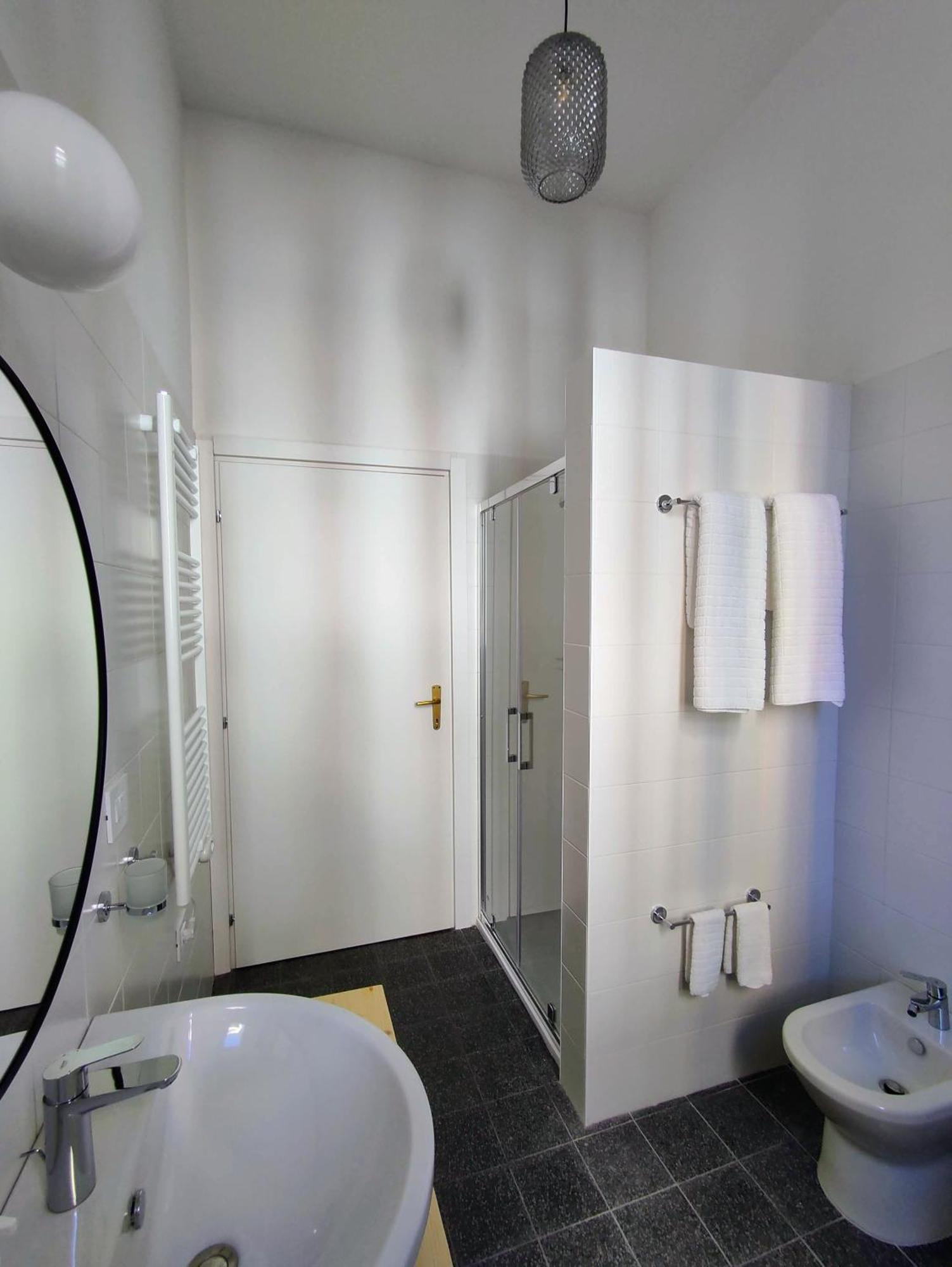 Lostabile Guesthouse & Coworking Bari Bagian luar foto