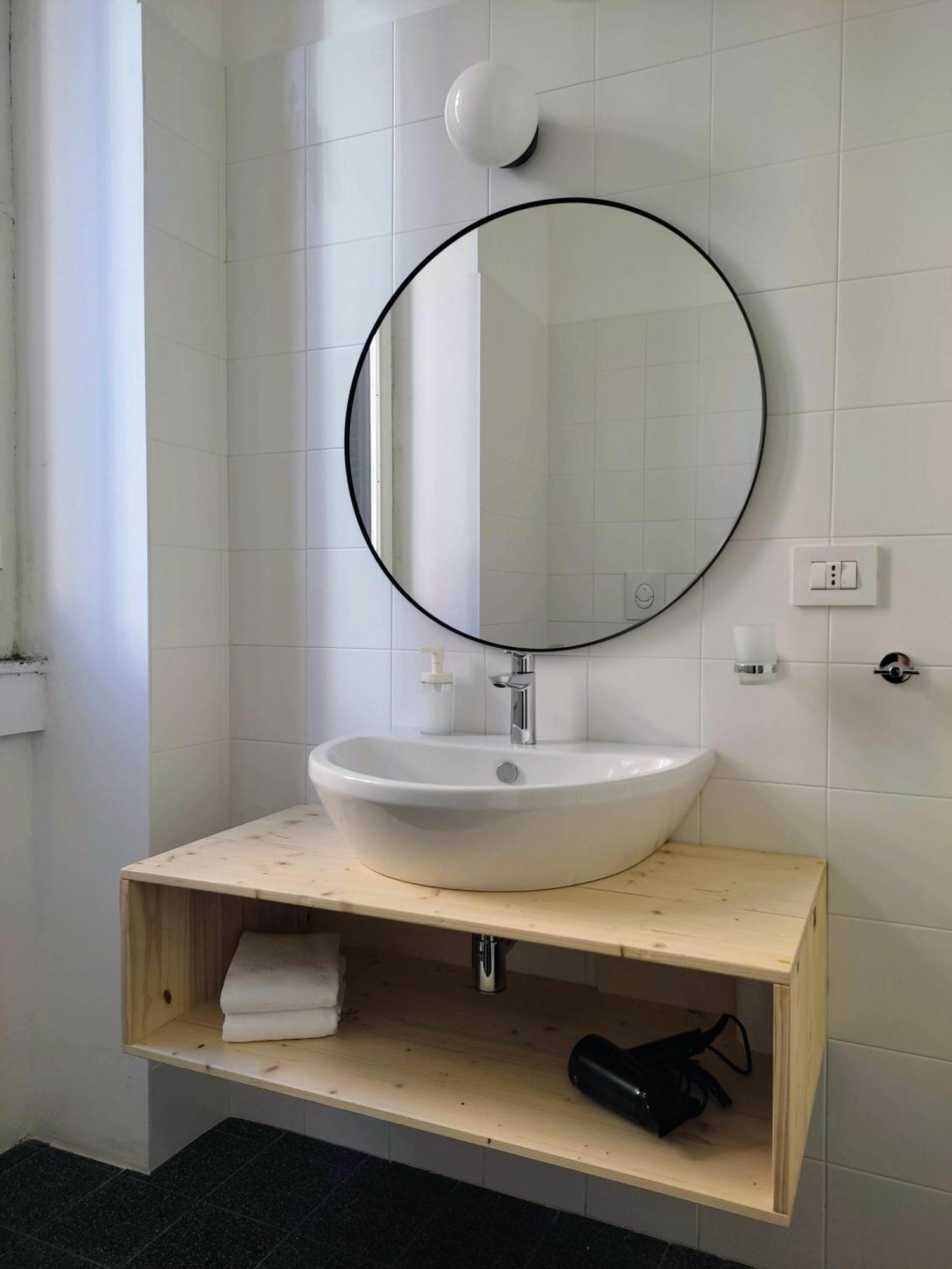 Lostabile Guesthouse & Coworking Bari Bagian luar foto
