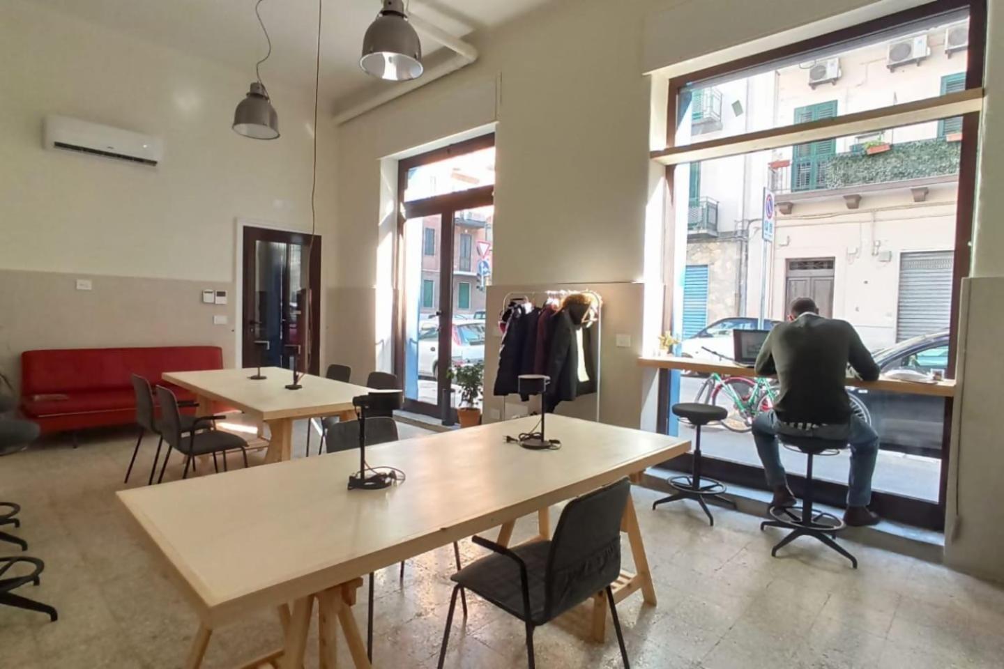 Lostabile Guesthouse & Coworking Bari Bagian luar foto