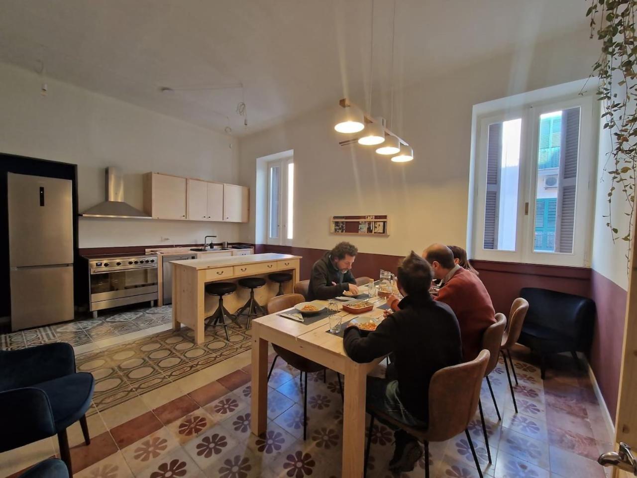 Lostabile Guesthouse & Coworking Bari Bagian luar foto
