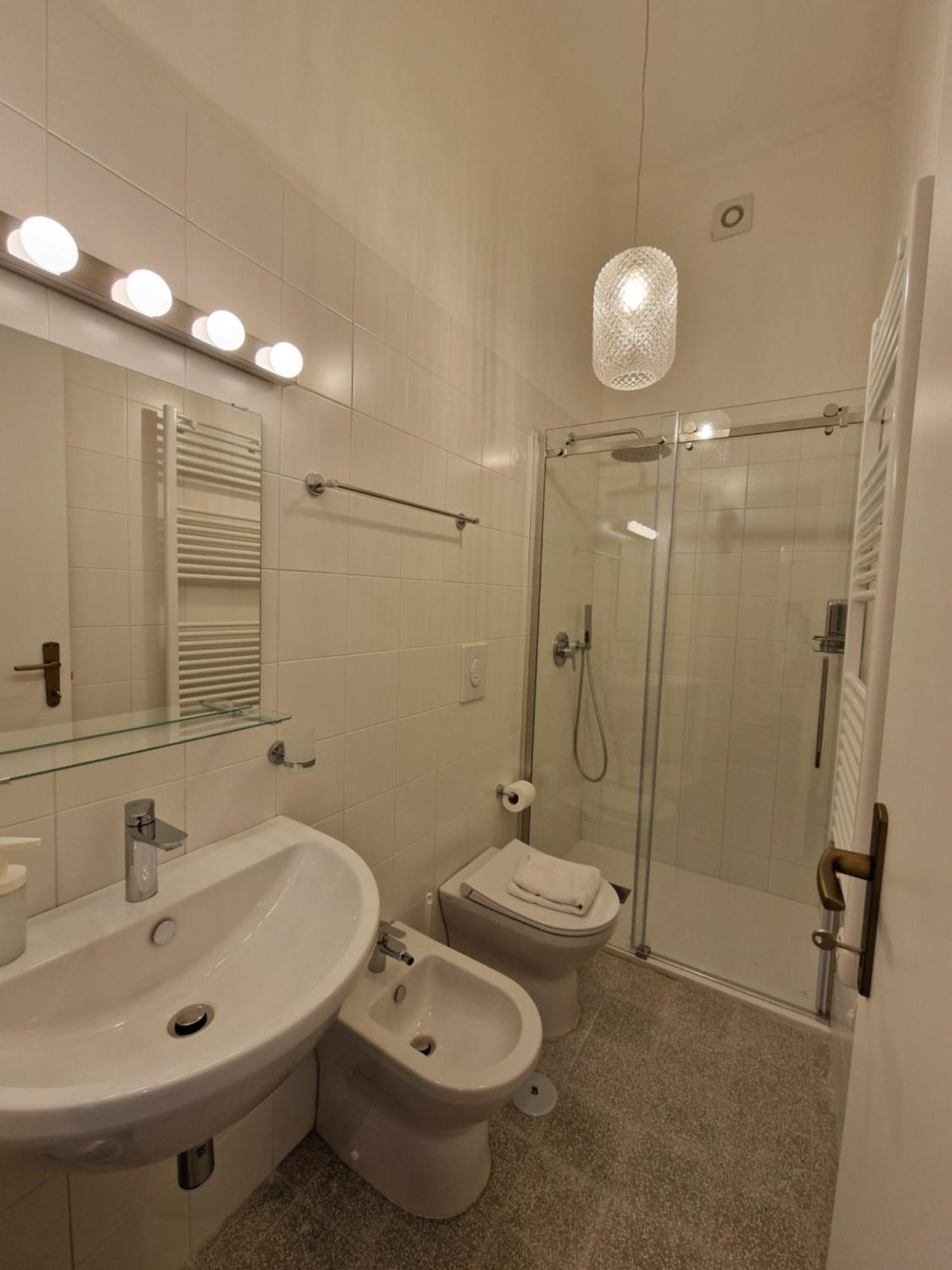 Lostabile Guesthouse & Coworking Bari Bagian luar foto