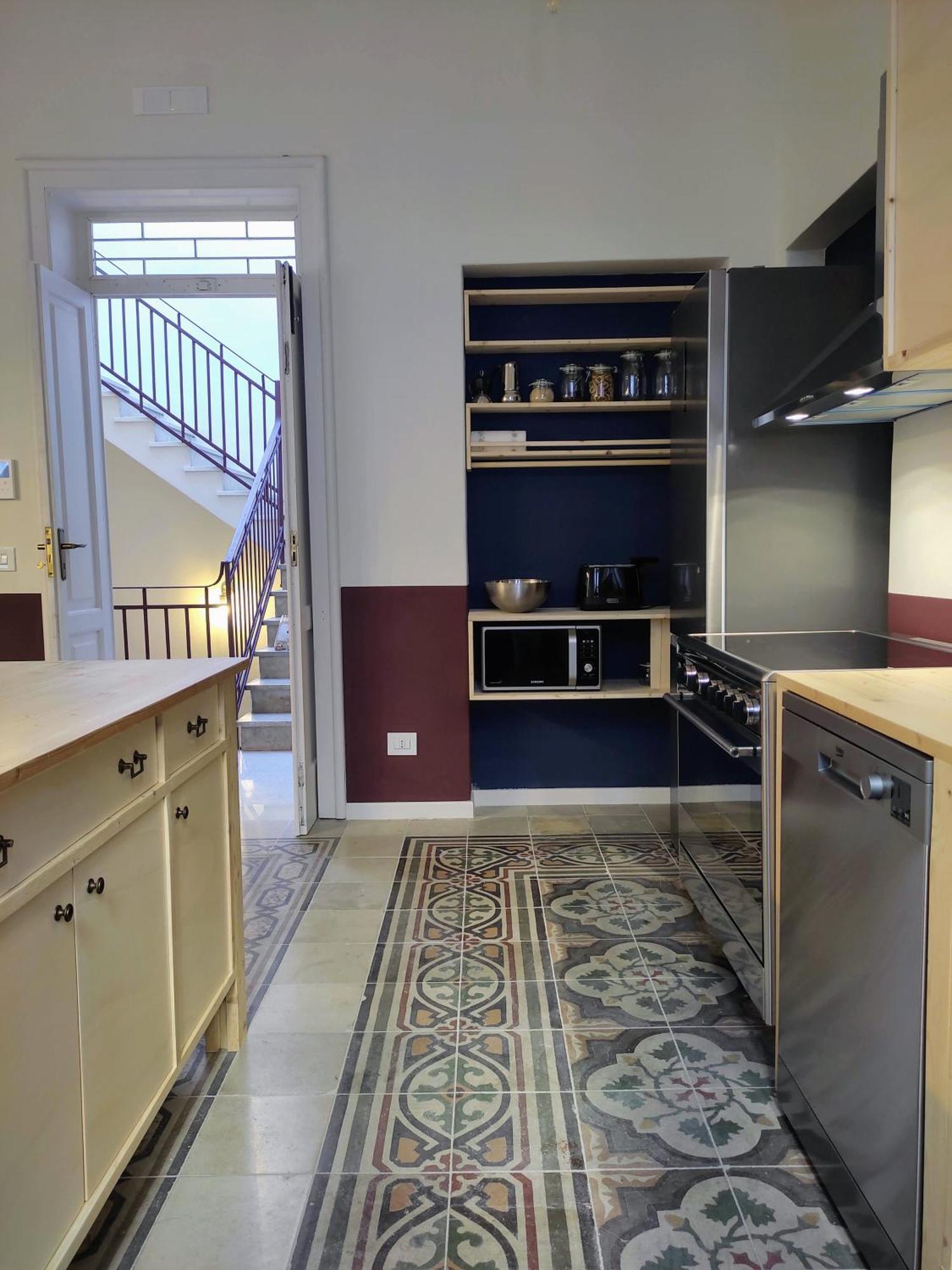 Lostabile Guesthouse & Coworking Bari Bagian luar foto