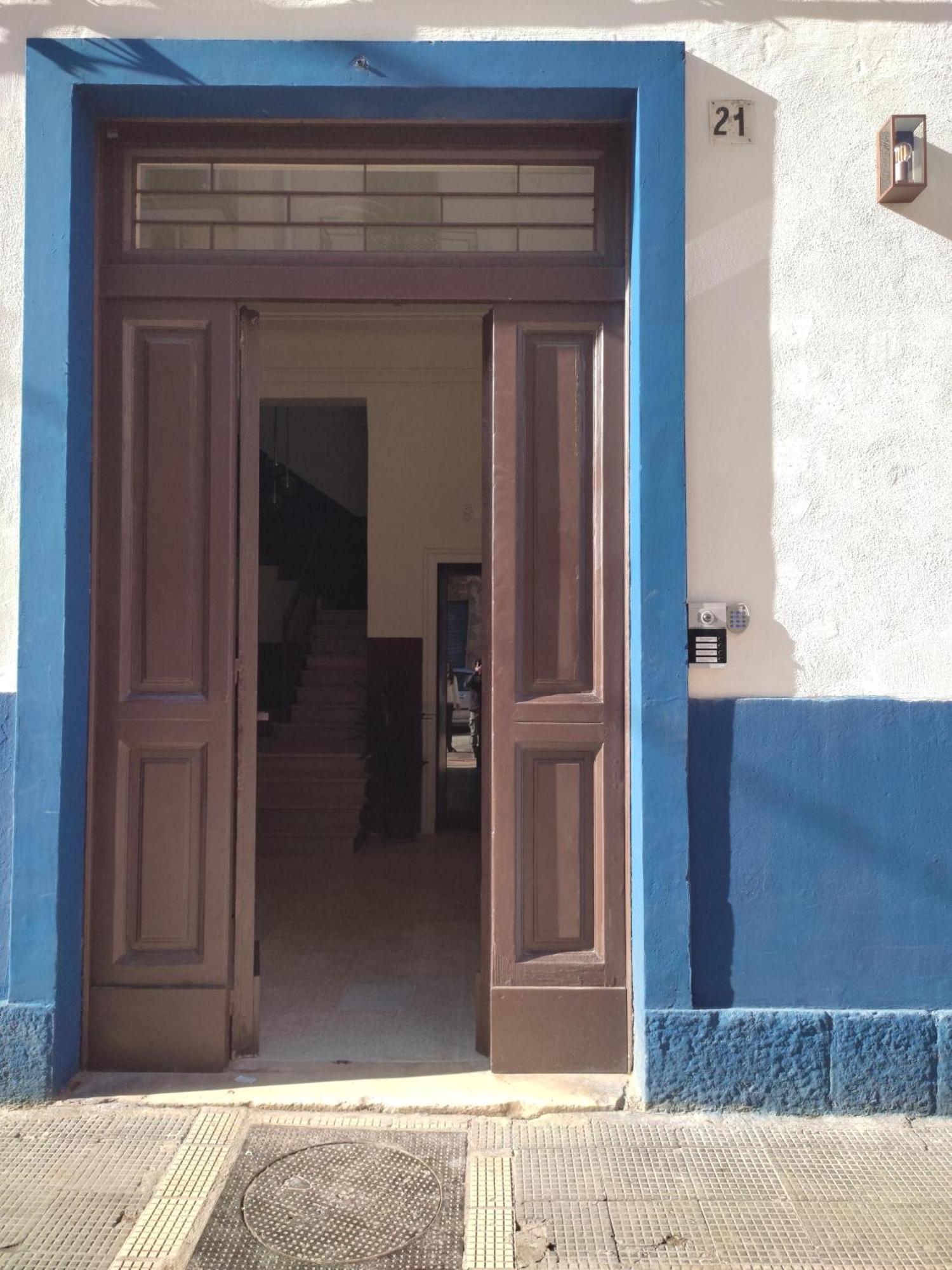Lostabile Guesthouse & Coworking Bari Bagian luar foto