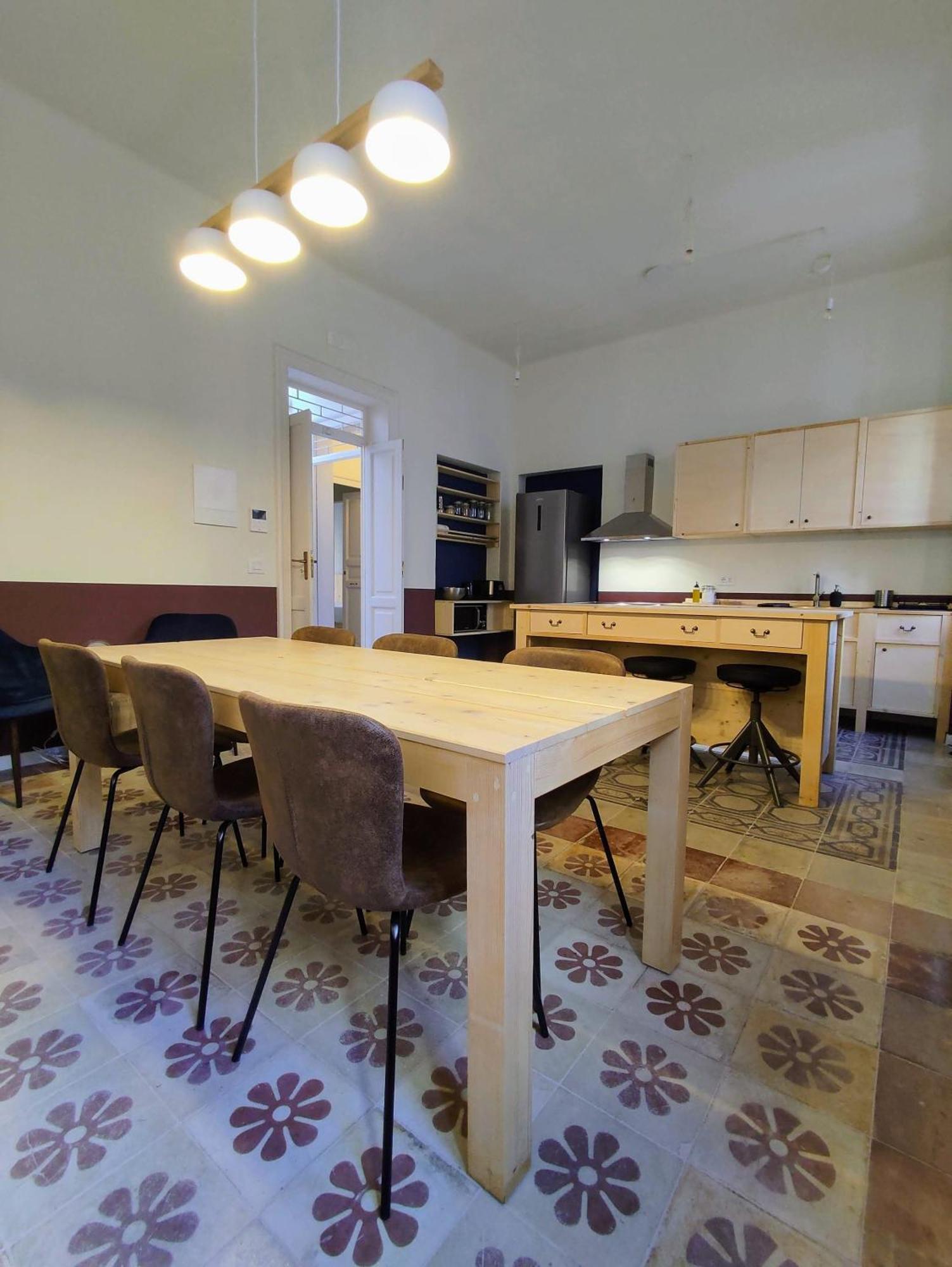 Lostabile Guesthouse & Coworking Bari Bagian luar foto